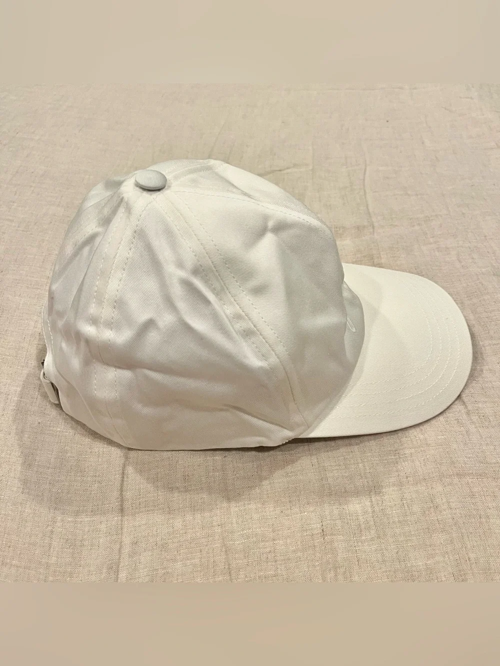 Gucci $590 Venice Embroidered Logo Baseball Cap